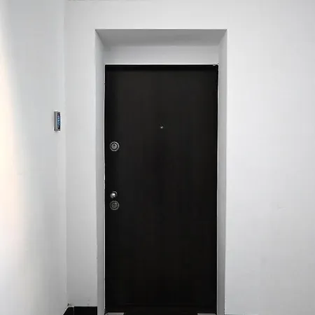 아파트 Rooster *
